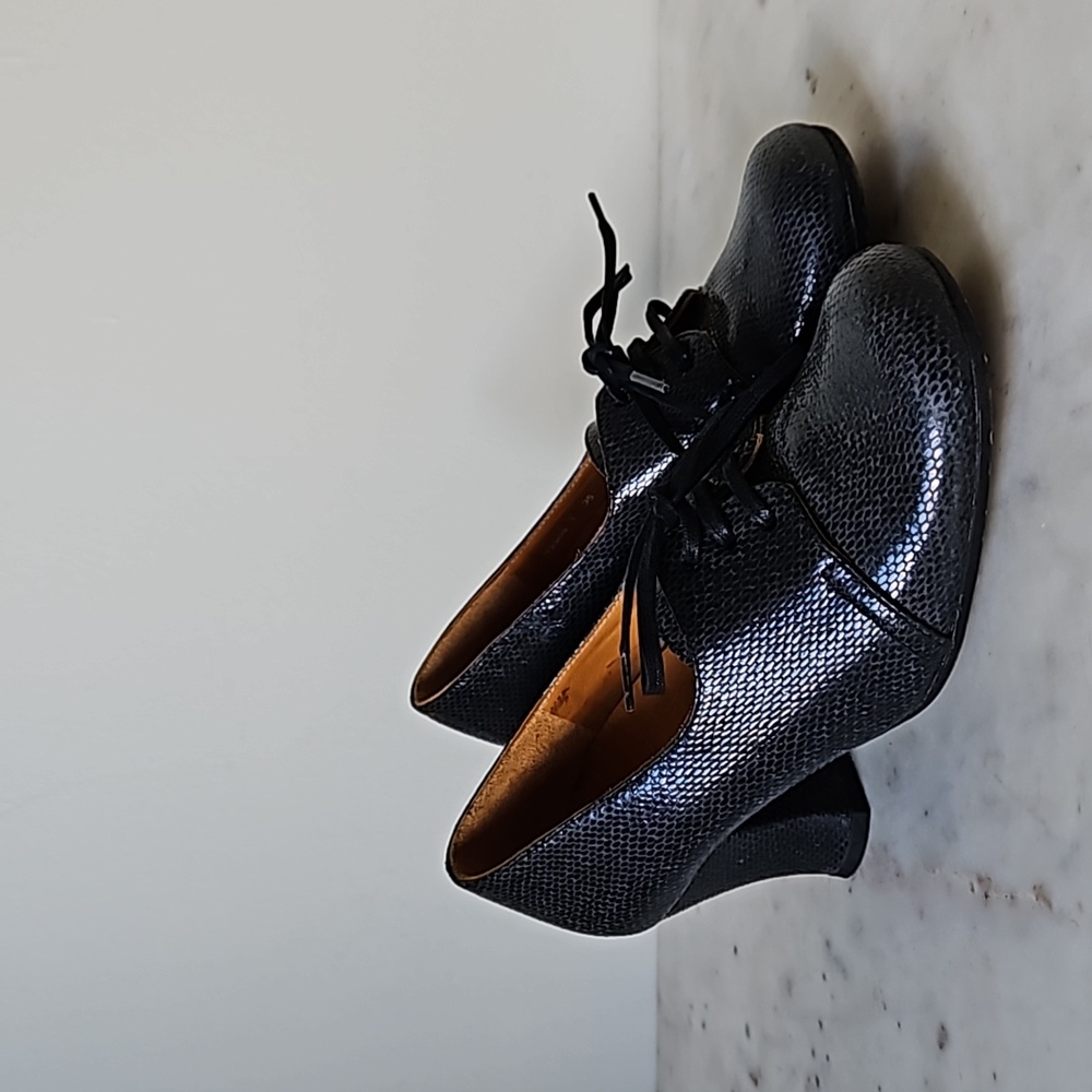 CHIE MIHARA: gunmetal grey patent leather square toe block heels